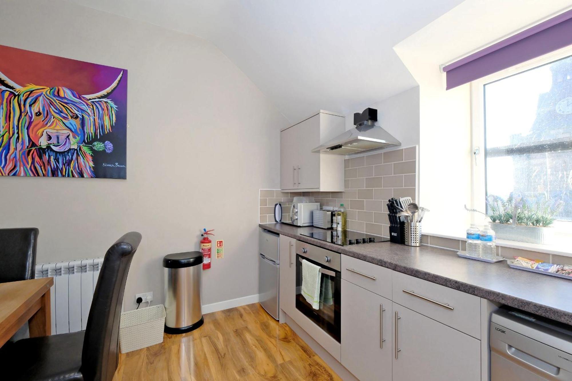 Douglas House Apartments ネアン エクステリア 写真