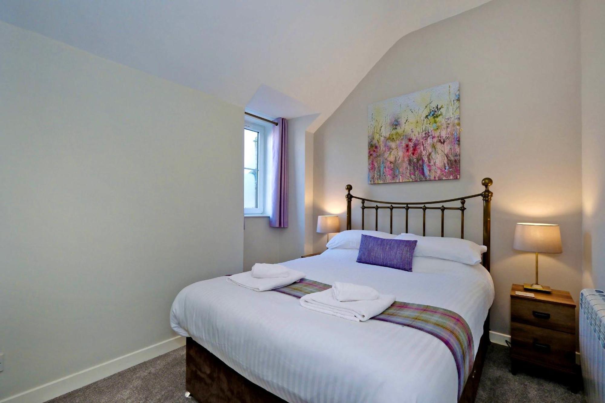 Douglas House Apartments ネアン エクステリア 写真